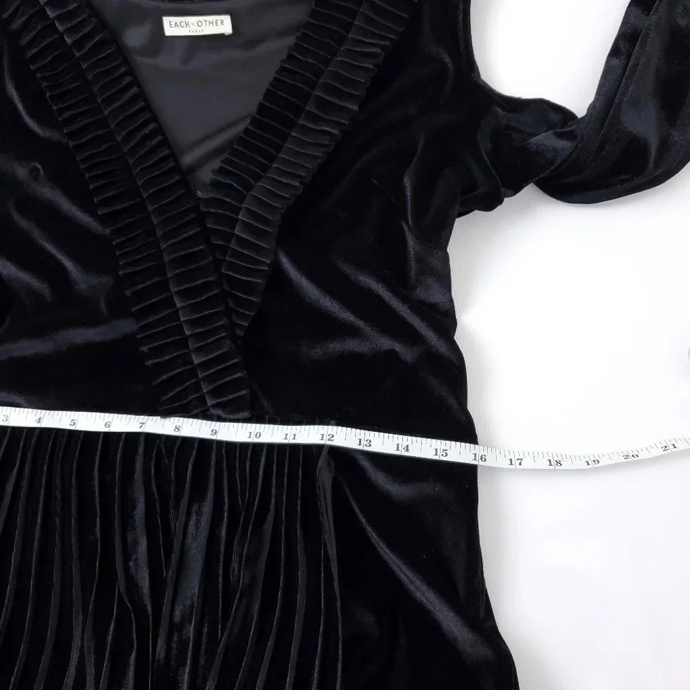EACH X OTHER Pleated Velvet Cold-shoulder Maxi Dress In Black S - Picture 10 of 14